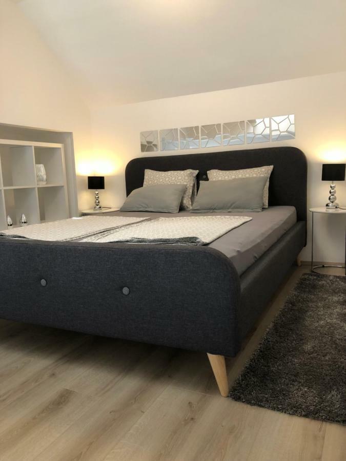 Luma 1 Apartment โอซีเยก ภายนอก รูปภาพ
